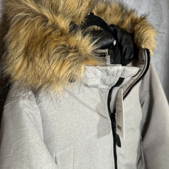 New with Tags Men's Jack & Jones Winter Jacket with Faux Fur Hood - Size Large! - Picture 1 of 2